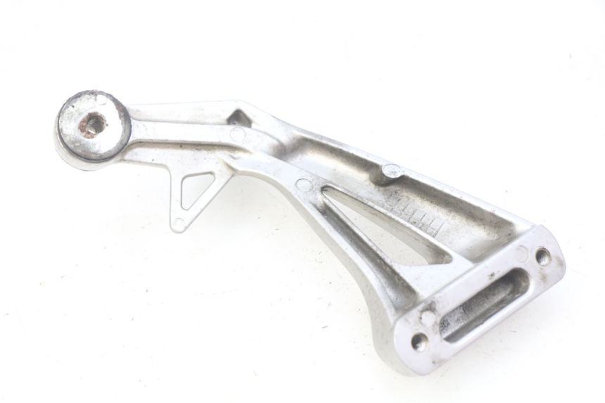 photo de PIASTRA PEDANA POSTERIORE DESTRA SUZUKI SV N 650 (1999 - 2002)