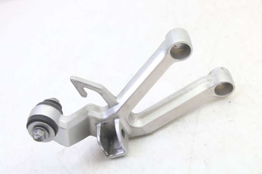 photo de PEDANA POSTERIORE DESTRA SUPPORTO SUZUKI SV S 650 (2003 - 2009)