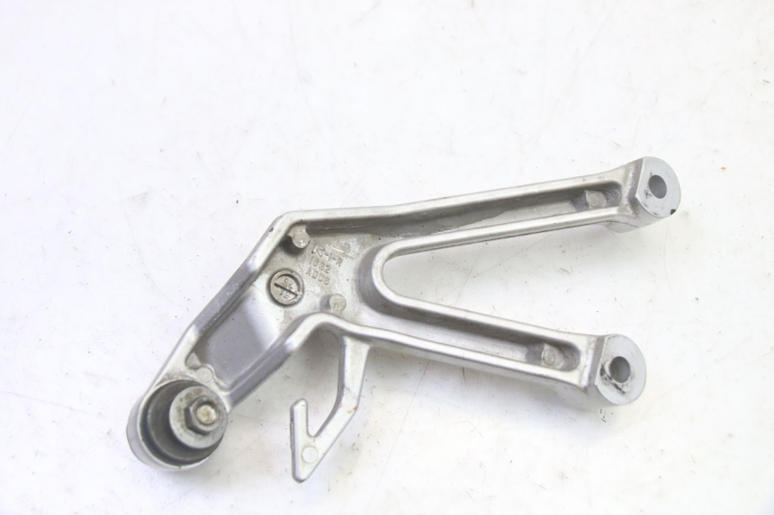 photo de PEDANA POSTERIORE DESTRA SUPPORTO SUZUKI SV S 650 (2003 - 2009)