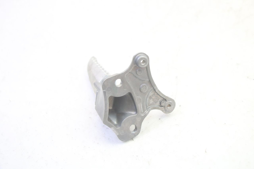 photo de PEDANA POSTERIORE DESTRA SUPPORTO YAMAHA TRICITY 300 (2020 - 2024) - Vista d'insieme del prodotto