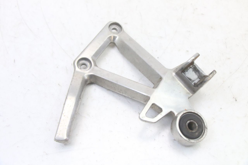 photo de PEDANA POSTERIORE DESTRA SUPPORTO YAMAHA FZS FAZER 600 (2001 - 2003)