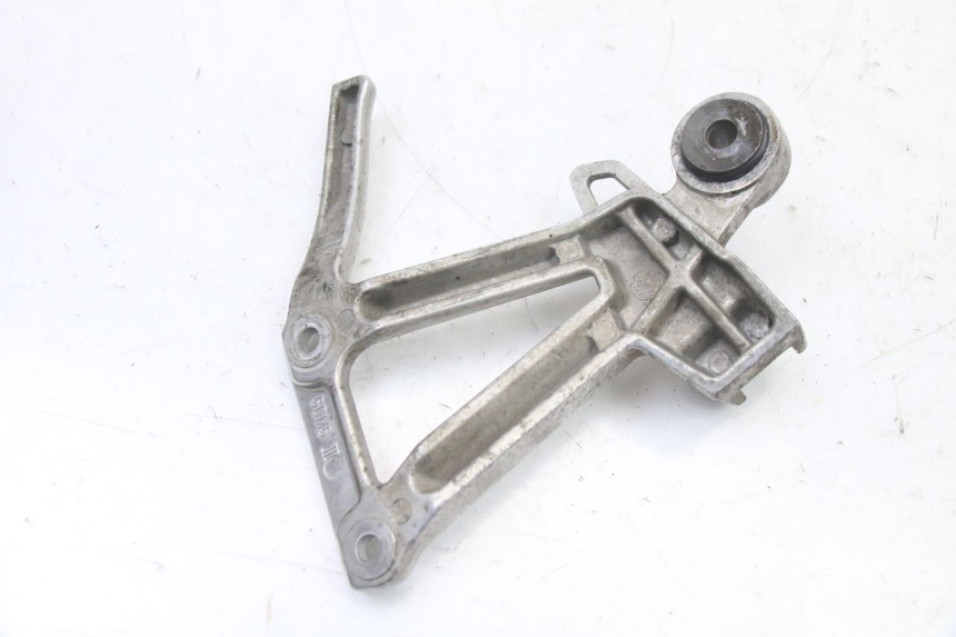photo de PEDANA POSTERIORE DESTRA SUPPORTO YAMAHA FZS FAZER 600 (2001 - 2003)