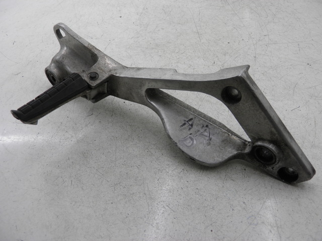 photo de PEDANA POSTERIORE DESTRA SUPPORTO YAMAHA TDM 850 (1996 - 2001)