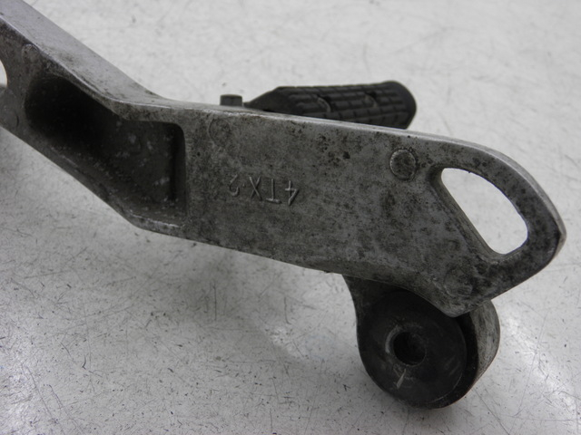 photo de PEDANA POSTERIORE DESTRA SUPPORTO YAMAHA TDM 850 (1996 - 2001)