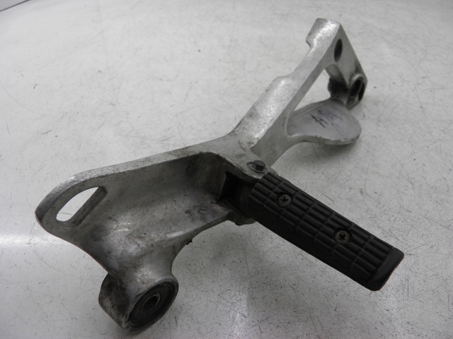 photo de PEDANA POSTERIORE DESTRA SUPPORTO YAMAHA TDM 850 (1996 - 2001)