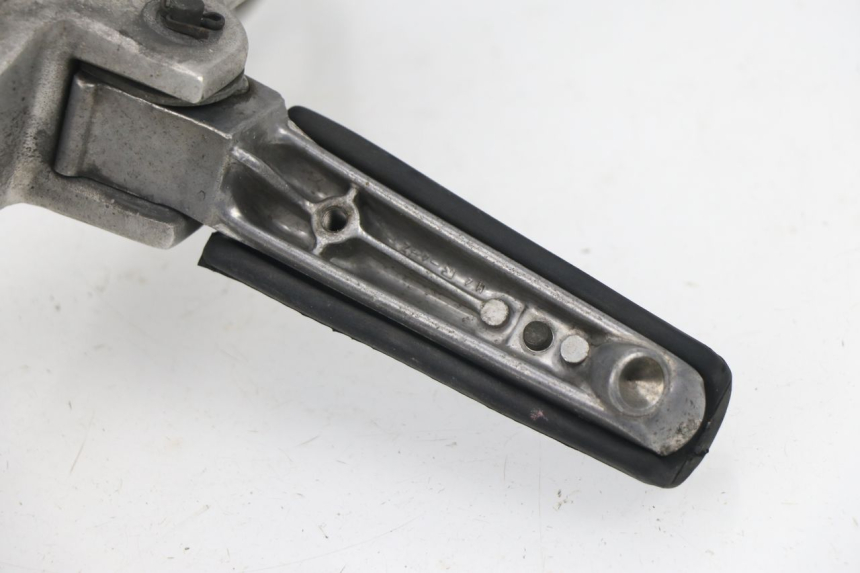 photo de PIASTRA PEDANA POSTERIORE DESTRA YAMAHA TDM 3VD 850 (1991 - 1995)
