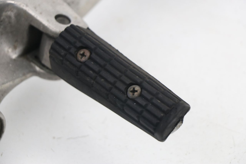 photo de PIASTRA PEDANA POSTERIORE DESTRA YAMAHA TDM 3VD 850 (1991 - 1995)