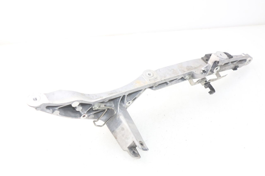 photo de PEDANA POSTERIORE DESTRA SUPPORTO YAMAHA YP T-MAX TMAX 530 (2017 - 2020)