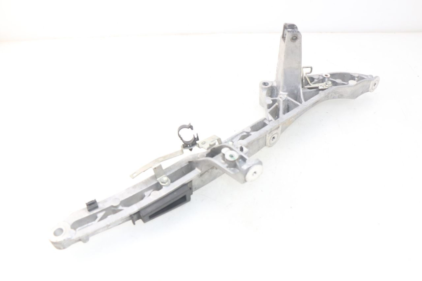 photo de PEDANA POSTERIORE DESTRA SUPPORTO YAMAHA YP T-MAX TMAX 530 (2017 - 2020)