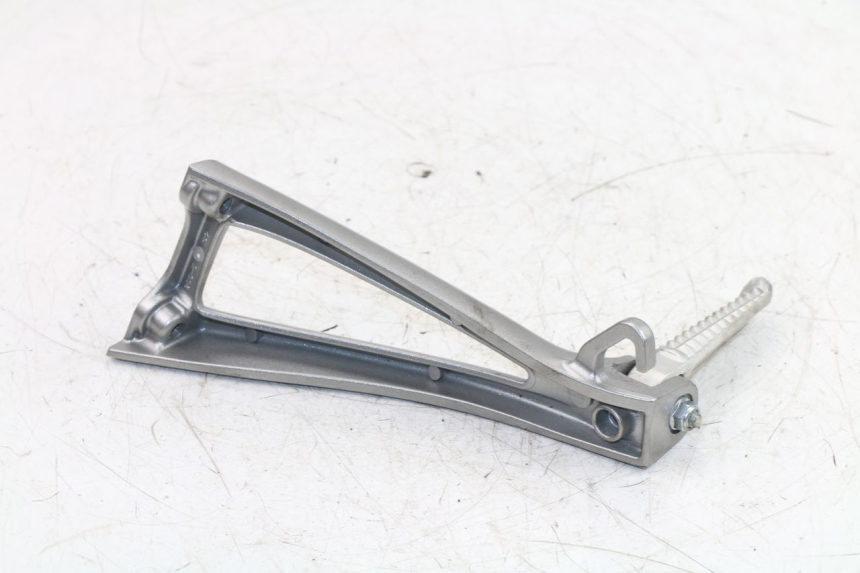 photo de PIASTRA PEDANA POSTERIORE DESTRA YAMAHA YZF R6 600 (2010 - 2016)