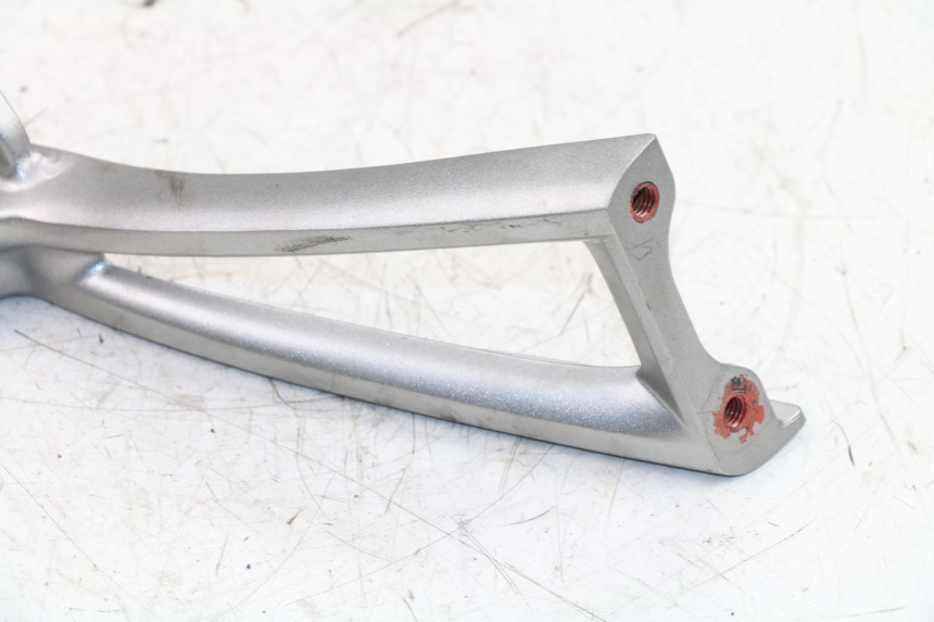 photo de PIASTRA PEDANA POSTERIORE DESTRA YAMAHA YZF R6 600 (2010 - 2016)