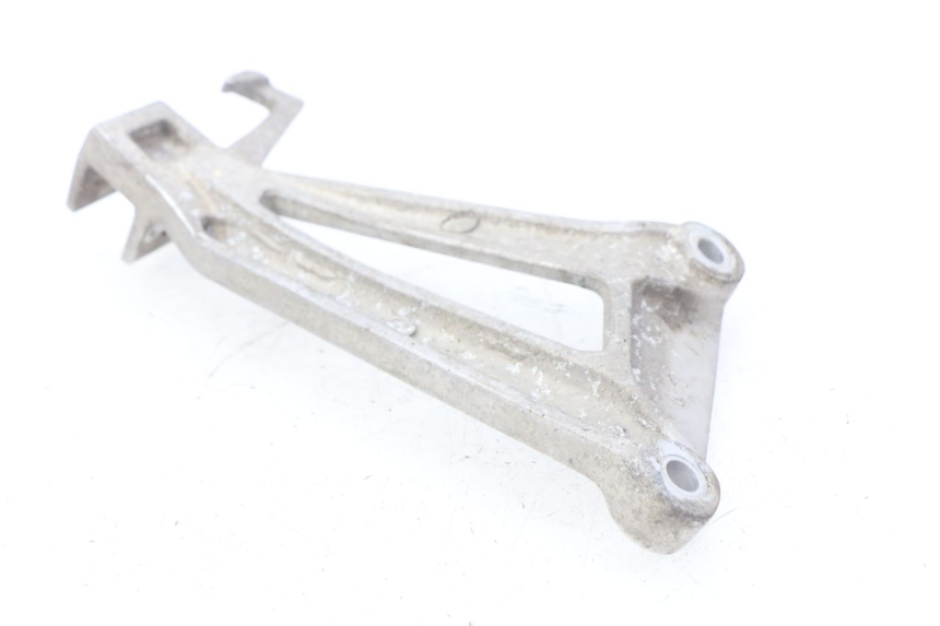 photo de Piastra poggiapiedi posteriore sinistra HONDA CBR R 125 (2003 - 2006)