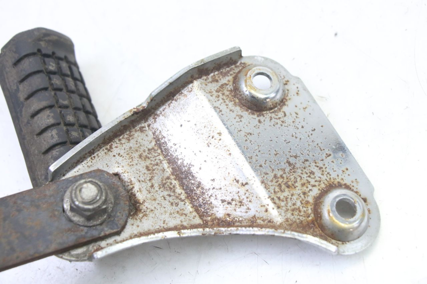 photo de PEDANA POSTERIORE SINISTRA SUPPORTO APRILIA CLASSIC 125 (1995 - 2001)