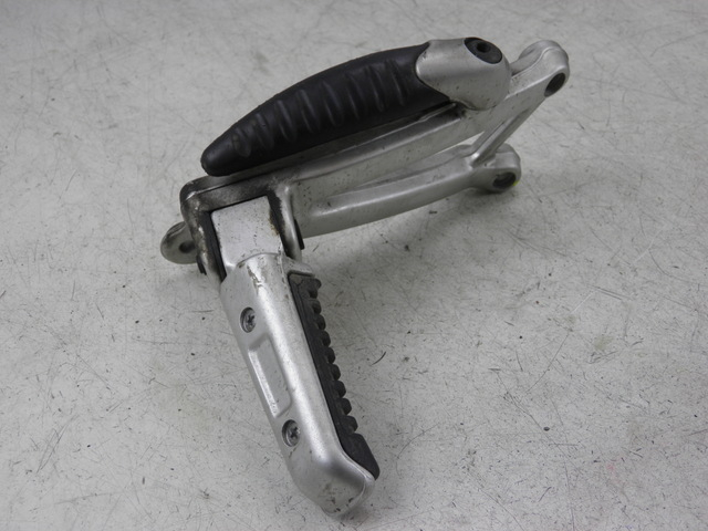 photo de Piastra poggiapiedi posteriore sinistra DUCATI ST3 ABS 992 (2006 - 2007)
