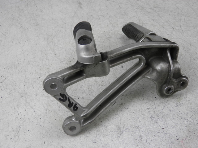 photo de Piastra poggiapiedi posteriore sinistra DUCATI ST3 ABS 992 (2006 - 2007)