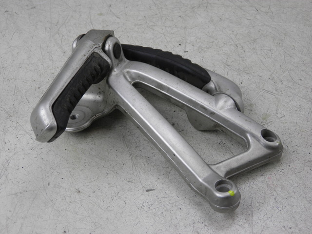 photo de Piastra poggiapiedi posteriore sinistra DUCATI ST3 ABS 992 (2006 - 2007)