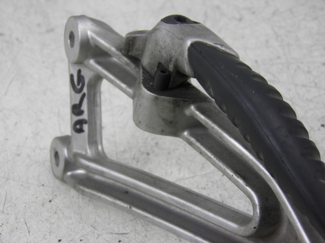 photo de Piastra poggiapiedi posteriore sinistra DUCATI ST3 ABS 992 (2006 - 2007)