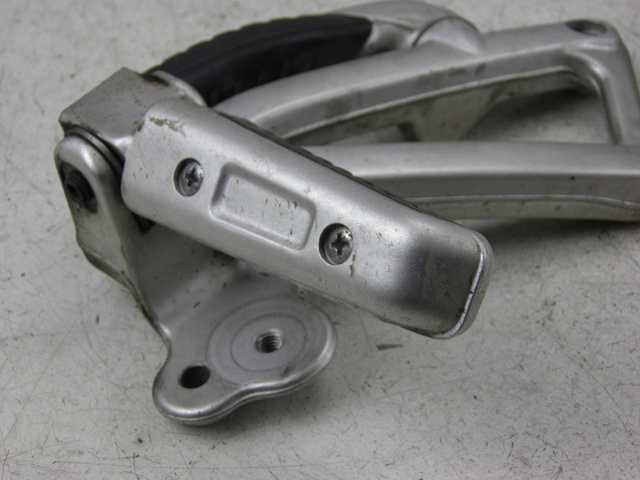 photo de Piastra poggiapiedi posteriore sinistra DUCATI ST3 ABS 992 (2006 - 2007)