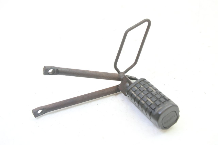 photo de PEDANA POSTERIORE SINISTRA SUPPORTO APRILIA ETX 125 (1998 - 2002)