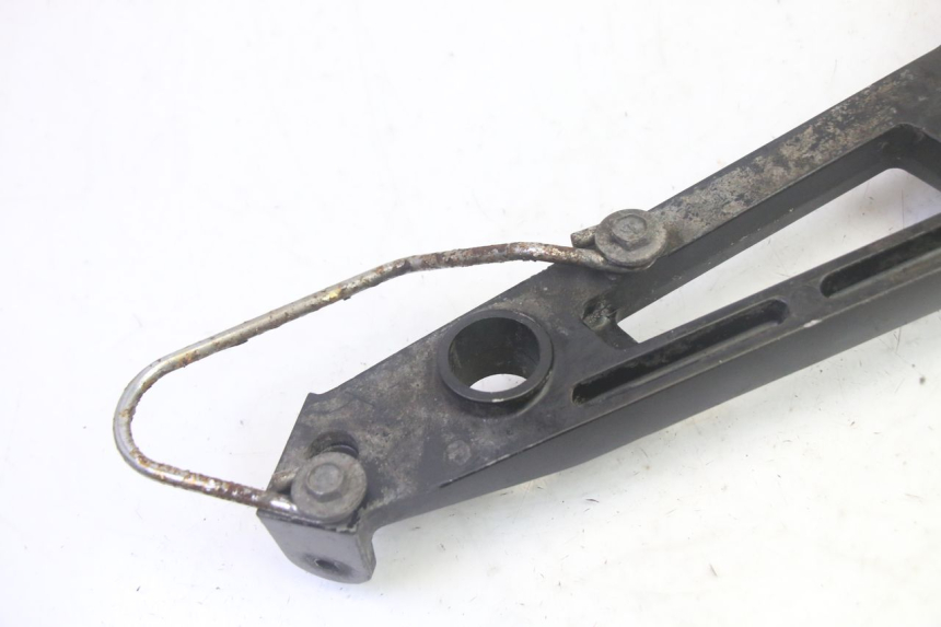 photo de PEDANA POSTERIORE SINISTRA SUPPORTO KAWASAKI GPZ RX 1000 (1986 - 1988) - Dettagli dei punti di fissaggio
