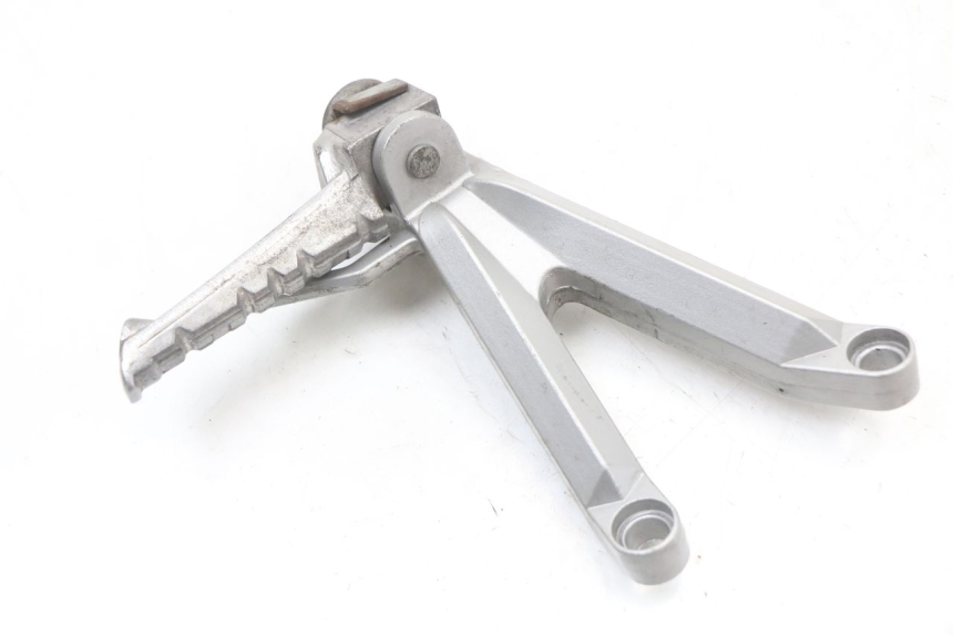 photo de PEDANA POSTERIORE SINISTRA SUPPORTO HYOSUNG GTR 125 (2006 - 2008)