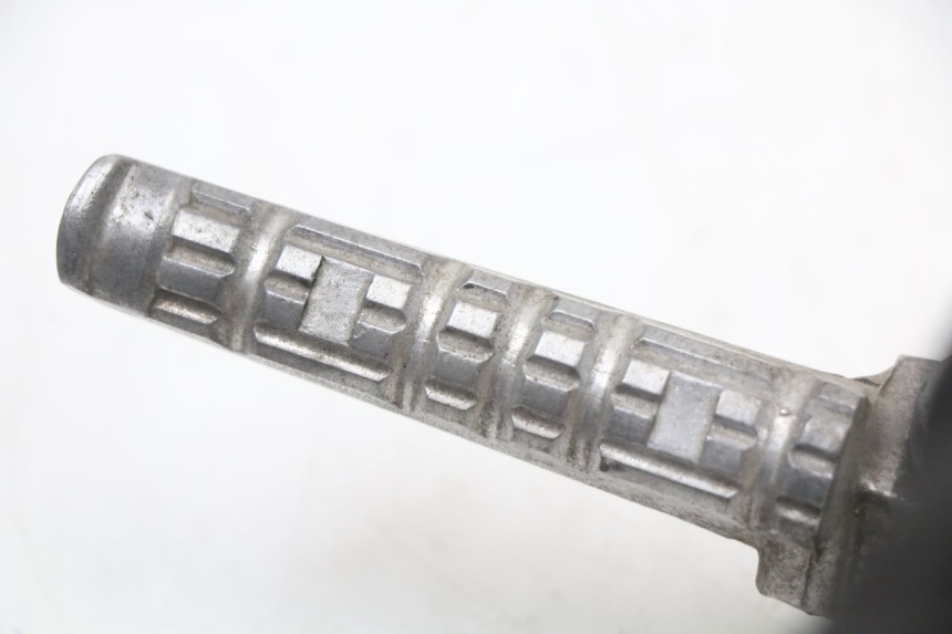 photo de PEDANA POSTERIORE SINISTRA SUPPORTO HYOSUNG GTR 125 (2006 - 2008)