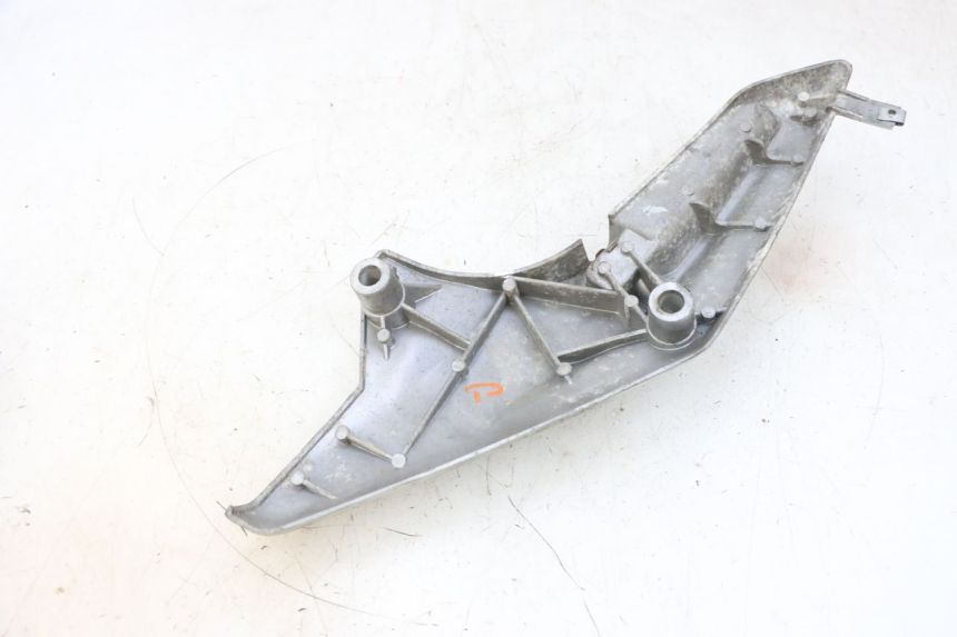 photo de PEDANA POSTERIORE SINISTRA SUPPORTO JM MOTORS GTS 125 (2015 - 2019) - Dettagli dei punti di fissaggio