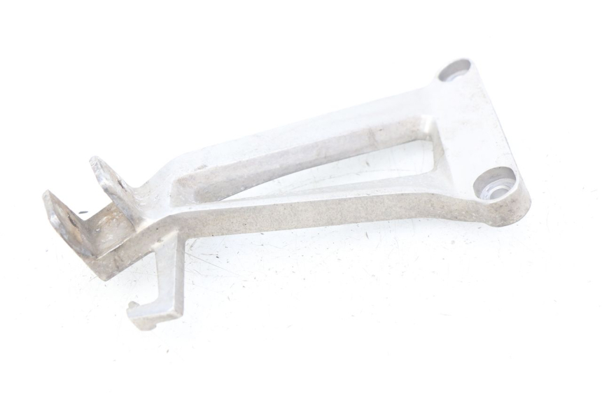 photo de Piastra poggiapiedi posteriore sinistra HONDA CBR R 125 (2003 - 2006)