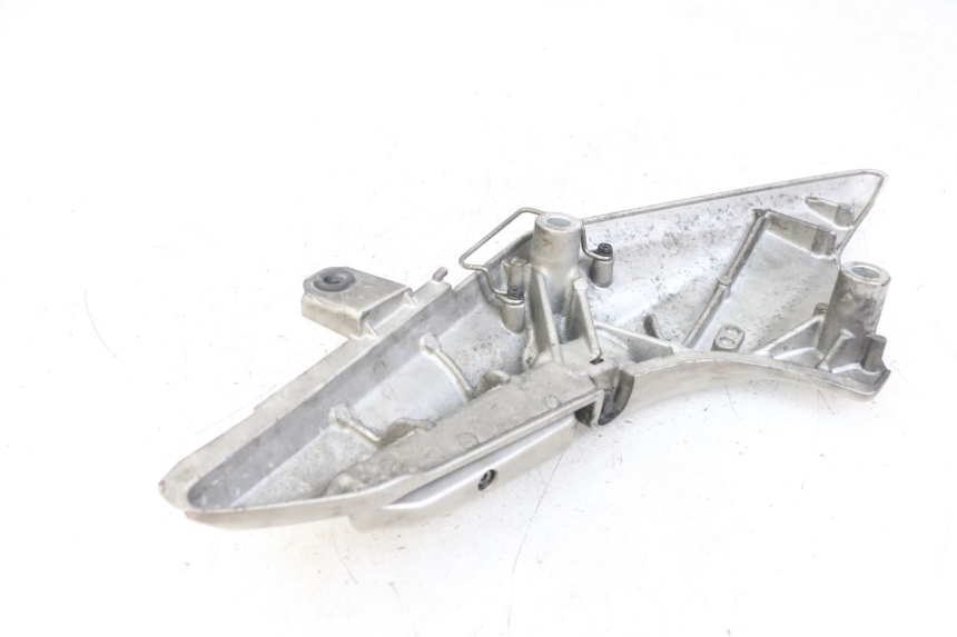 photo de PEDANA POSTERIORE SINISTRA SUPPORTO HONDA FJS SILVERWING SILVER WING 600 (2001 - 2010)