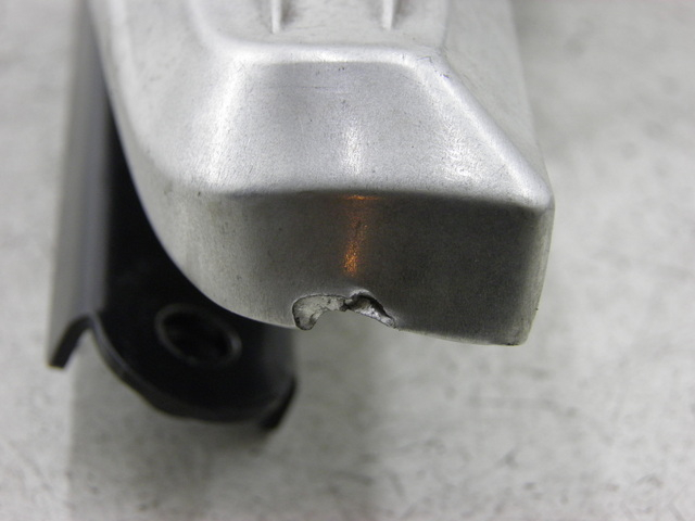 photo de Piastra poggiapiedi posteriore sinistra HONDA PCX (JF57/JF64) 125 (2014 - 2018)