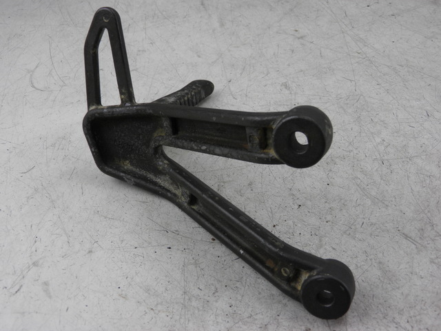 photo de PEDANA POSTERIORE SINISTRA SUPPORTO KYMCO QUANNON 125 (2007 - 2014)