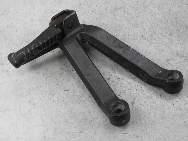 photo de PEDANA POSTERIORE SINISTRA SUPPORTO KYMCO QUANNON 125 (2007 - 2014)
