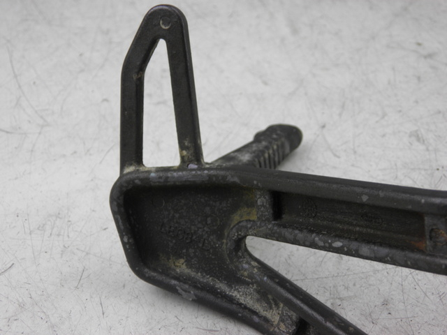 photo de PEDANA POSTERIORE SINISTRA SUPPORTO KYMCO QUANNON 125 (2007 - 2014)