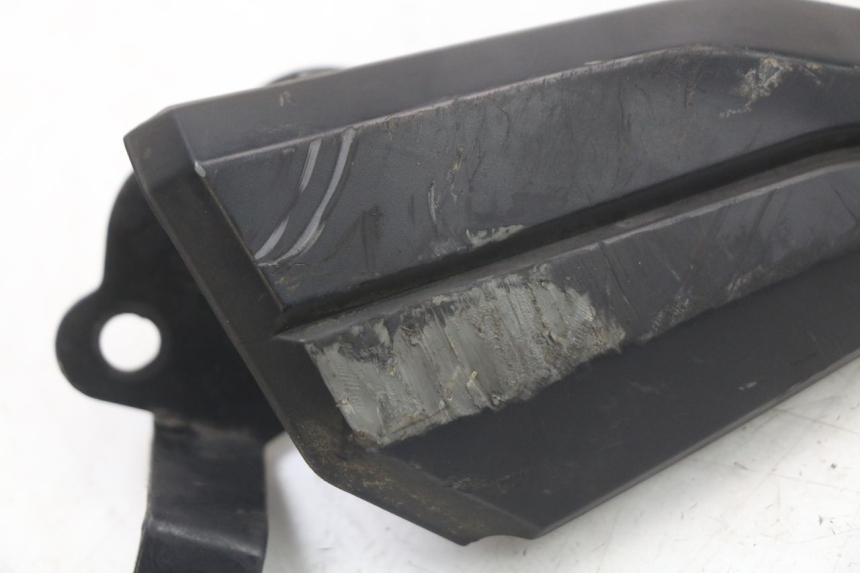 photo de PEDANA POSTERIORE SINISTRA SUPPORTO PEUGEOT BELVILLE 125 (2017 - 2021)