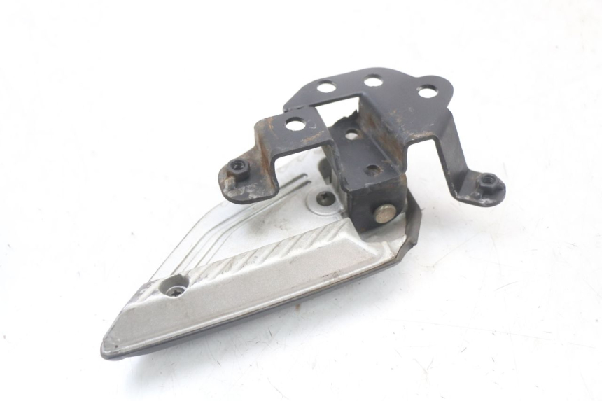 photo de PEDANA POSTERIORE SINISTRA SUPPORTO PEUGEOT BELVILLE 125 (2017 - 2021)