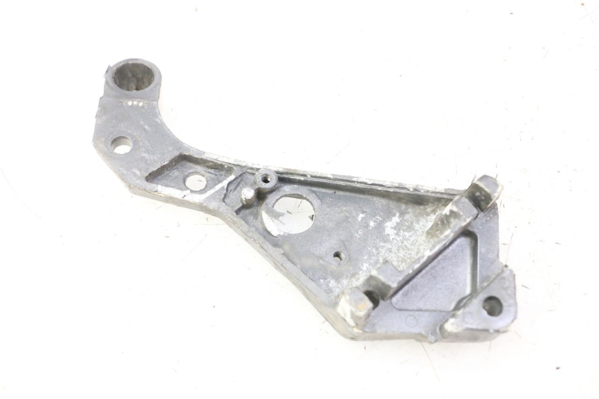 photo de PEDANA POSTERIORE SINISTRA SUPPORTO TRIUMPH SPRINT 900 (1995 - 1998)