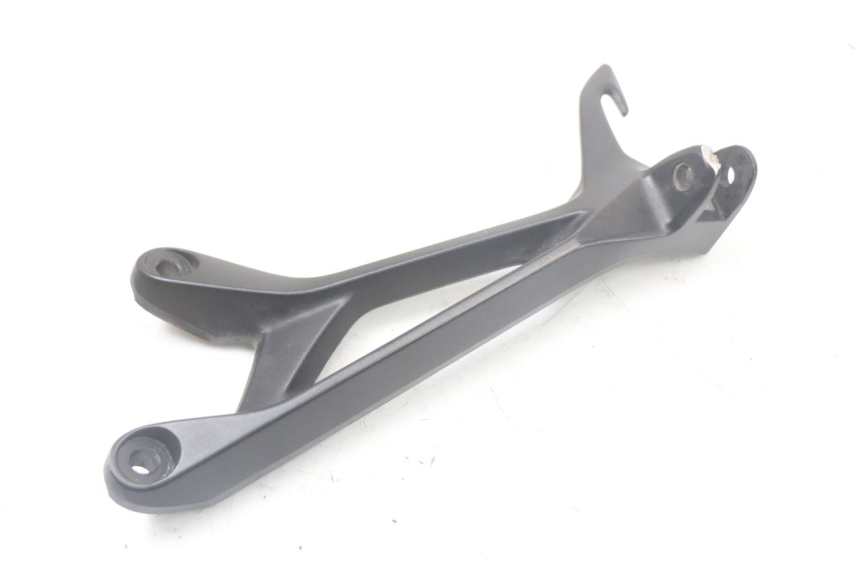 photo de PEDANA POSTERIORE SINISTRA SUPPORTO SUZUKI GSR 750 (2011 - 2017)