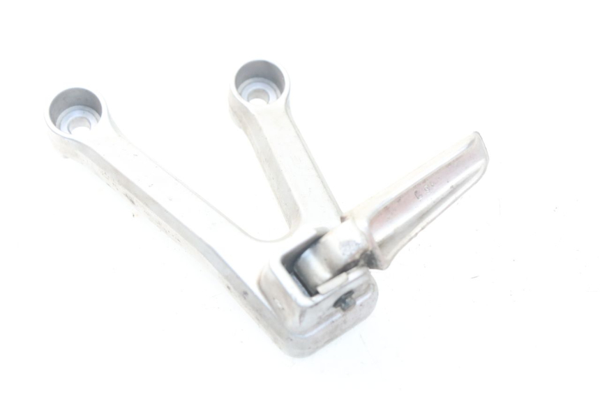 photo de Piastra poggiapiedi posteriore sinistra SUZUKI SV S ABS 650 (2003 - 2009)