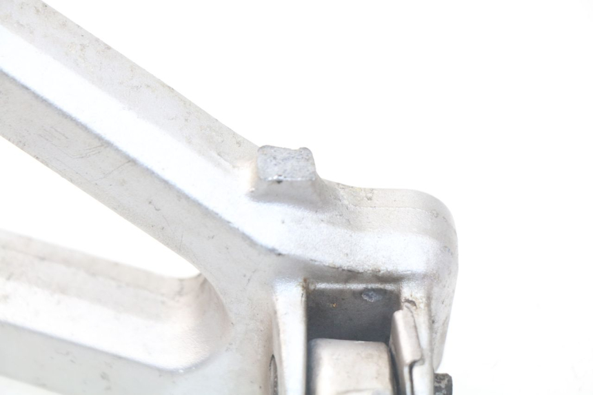 photo de Piastra poggiapiedi posteriore sinistra SUZUKI SV S ABS 650 (2003 - 2009)