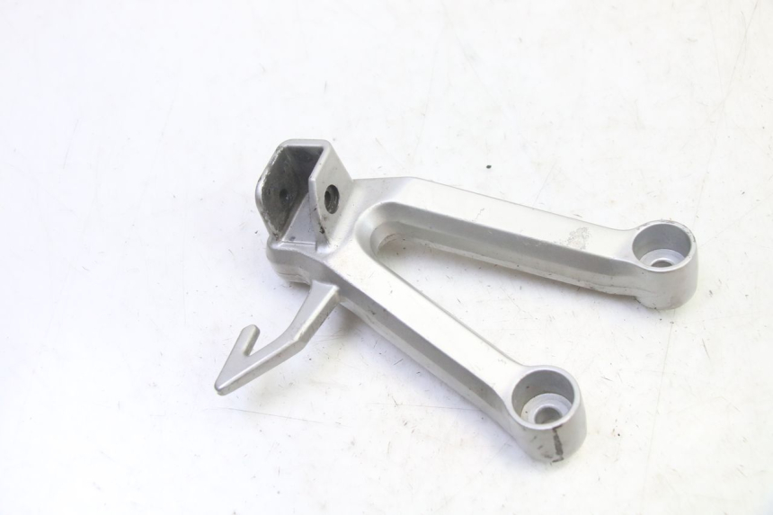 photo de PEDANA POSTERIORE SINISTRA SUPPORTO SUZUKI SV S 650 (2003 - 2009)