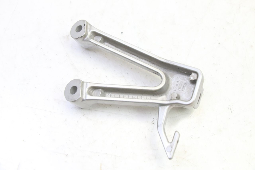 photo de PEDANA POSTERIORE SINISTRA SUPPORTO SUZUKI SV S 650 (2003 - 2009)