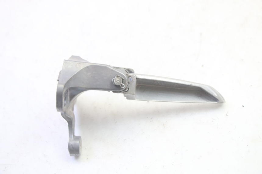 photo de PEDANA POSTERIORE SINISTRA SUPPORTO YAMAHA TRICITY 300 (2020 - 2024) - Primo piano tecnico