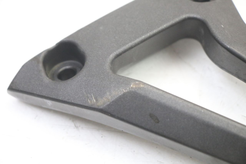 photo de PEDANA POSTERIORE SINISTRA SUPPORTO YAMAHA FZ6 FAZER S2 600 (2007 - 2011)