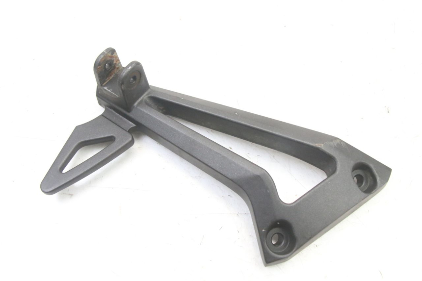 photo de PEDANA POSTERIORE SINISTRA SUPPORTO YAMAHA FZ6 FAZER S2 600 (2007 - 2011)