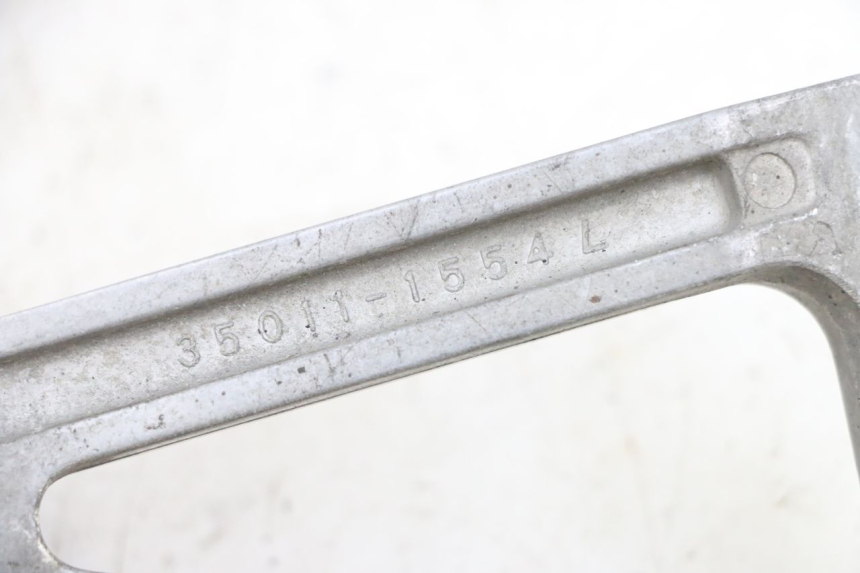 photo de PEDANA POSTERIORE SINISTRA SUPPORTO KAWASAKI ZR 7 750 (1999 - 2001) - Dettaglio del componente