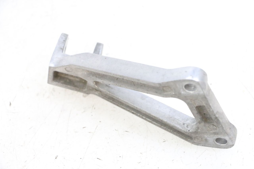 photo de PEDANA POSTERIORE SINISTRA SUPPORTO KAWASAKI ZR 7 750 (1999 - 2001) - Primo piano tecnico