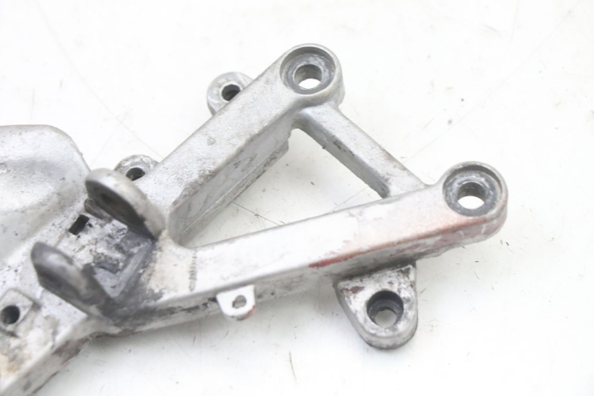 photo de PEDANA ANTERIORE DESTRA SUPPORTO APRILIA RS 50 (1999 - 2005)