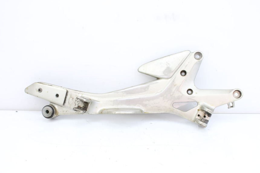 photo de PIASTRA DI SUPPORTO PEDALE ANTERIORE DESTRO HONDA CBF 500 (2004 - 2007)