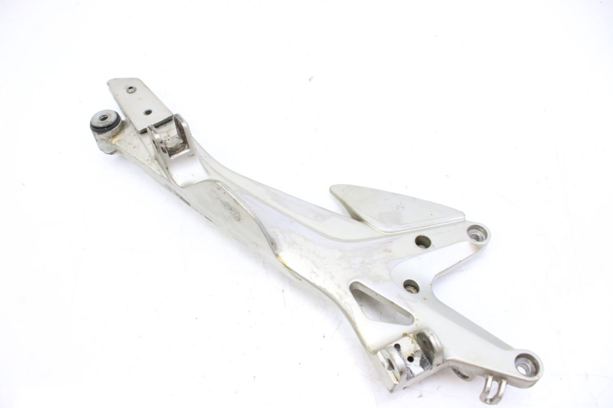 photo de PIASTRA DI SUPPORTO PEDALE ANTERIORE DESTRO HONDA CBF 500 (2004 - 2007)