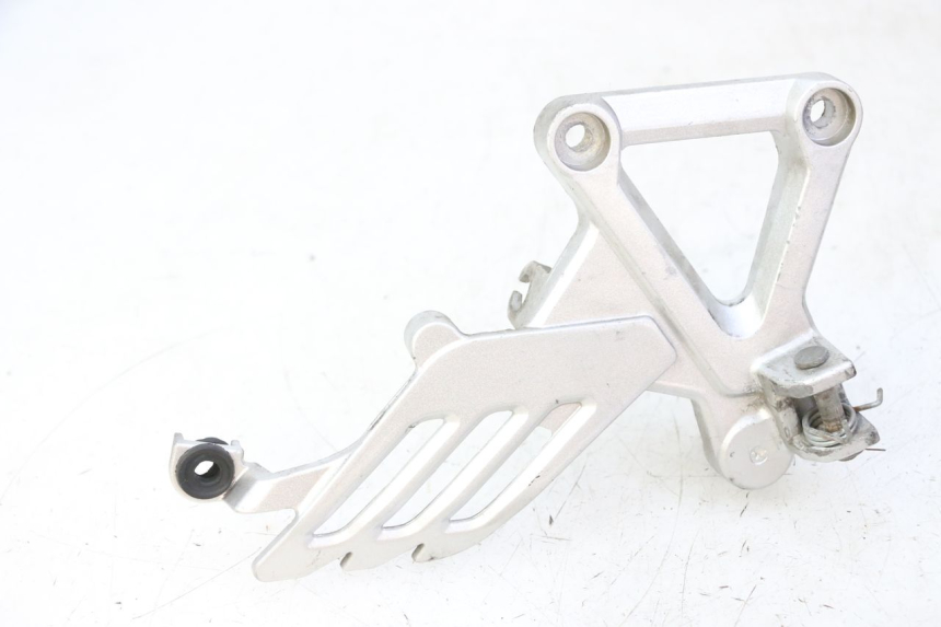 photo de PEDANA ANTERIORE DESTRA SUPPORTO STAHO FH 50 (2018 - 2019)